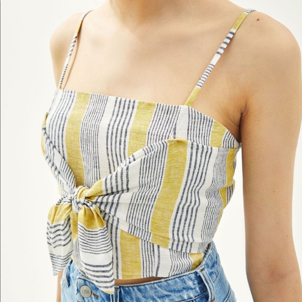Cropped top with knot NWT